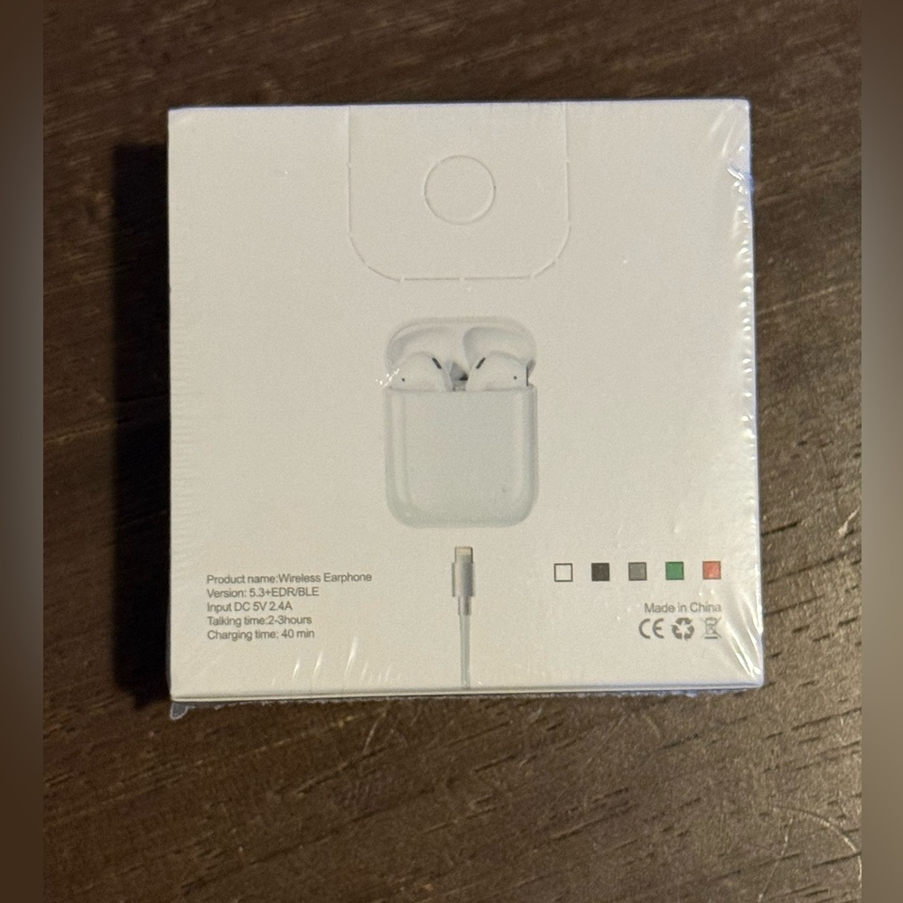 i12 TWS Wireless Earbuds - Classic White - Picture 2 of 4